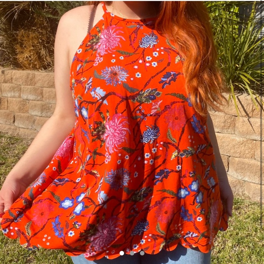 Red, floral, Candie’s brand blouse ❣️